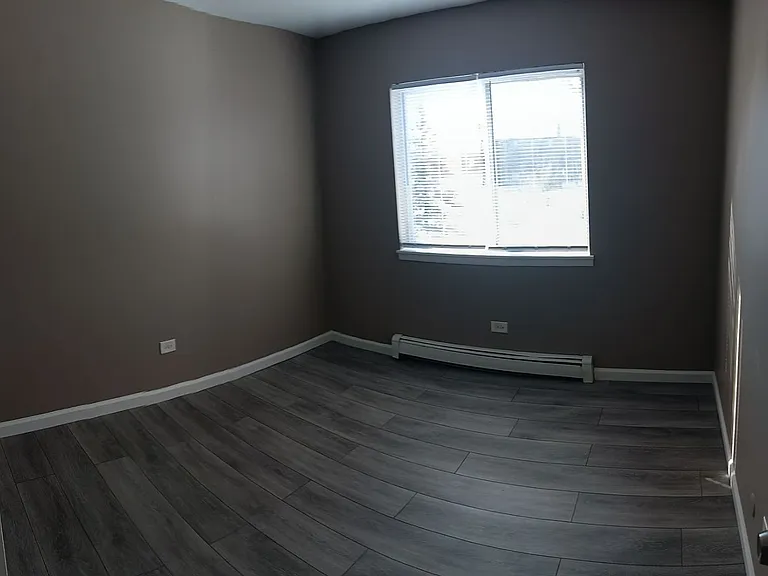 111 Pickwick Dr — Photo 5