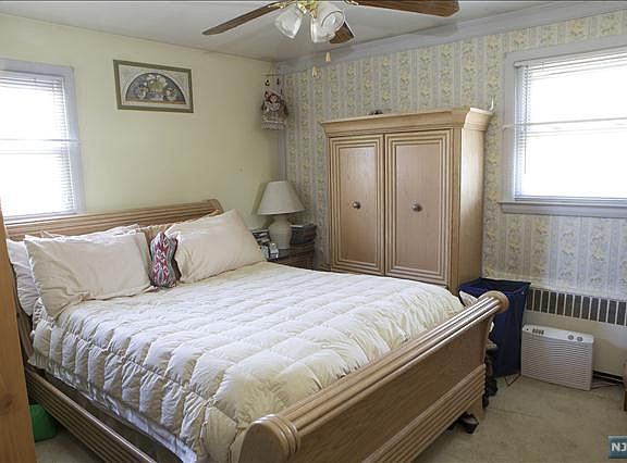 5th image of 8-29 Cedar St #1X