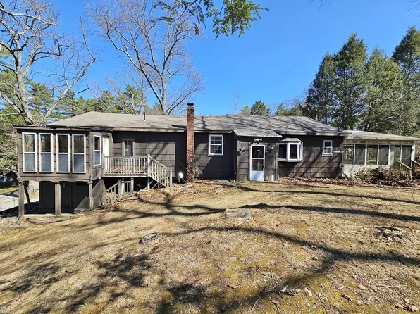 38 Beach Ave, Sturbridge, MA 01566
