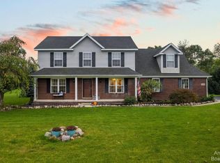 330 Meadowind Ct, Pinckney, MI 48169