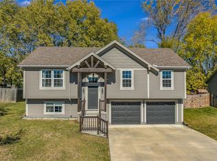 304 Echo Rdg, Buckner, MO 64016