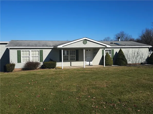 233 Rock Lake Dr, Zelienople, PA 16063