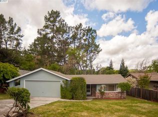 391 Castello Rd, Lafayette, CA 94549