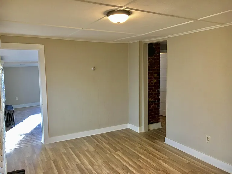 62 Caroline St #4 — Photo 2