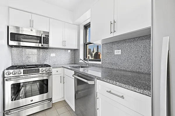 Sold by Corcoran | media 24