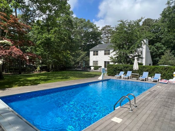 64 Risa Ct