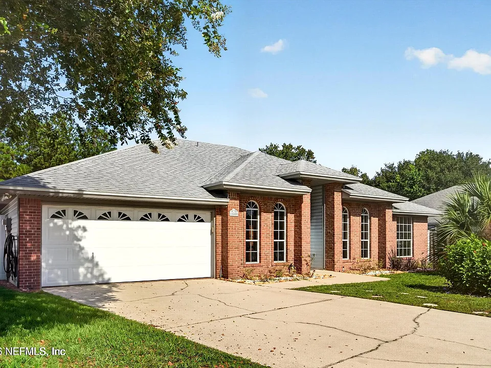 11828 Heather Grove Ln