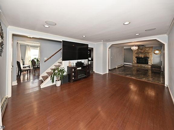 4th image of 19 Orchard St