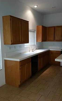 5th image of 103 Goldenrod Ave