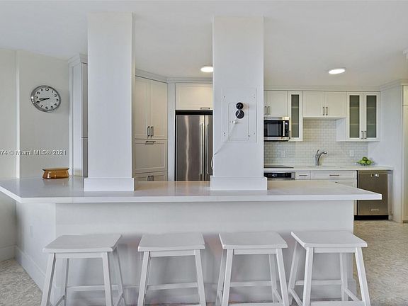 5th image of 7135 Collins Ave APT 532