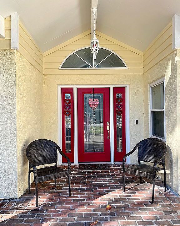 Gorgeous Front Entrance 