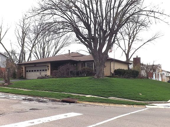2nd image of 801 Crestmont Dr