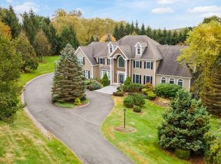 4 Wentworth Drive, Newtown, CT 06470