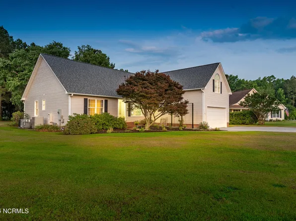 943 Jetty Place, Grimesland, NC 27837