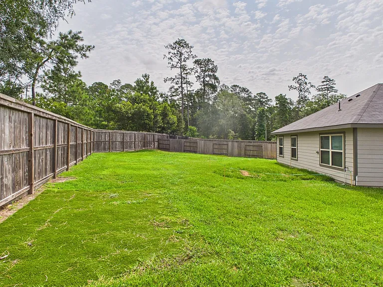 1300 Winding Willow Dr — Photo 24