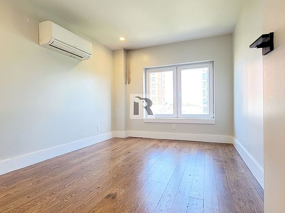 2nd image of 241 Suydam St #4L