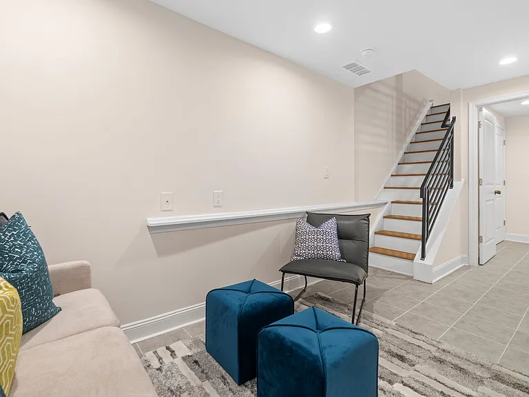 1017 S Bouvier St — Photo 14