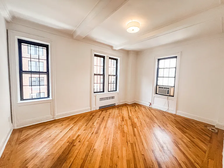 105 E 63rd St #6B — Photo 9
