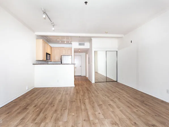 300 N El Molino Ave Unit 210, Pasadena, CA 91101