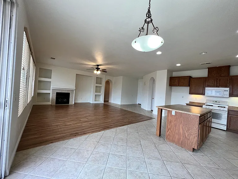 1092 Lyra Way — Photo 14