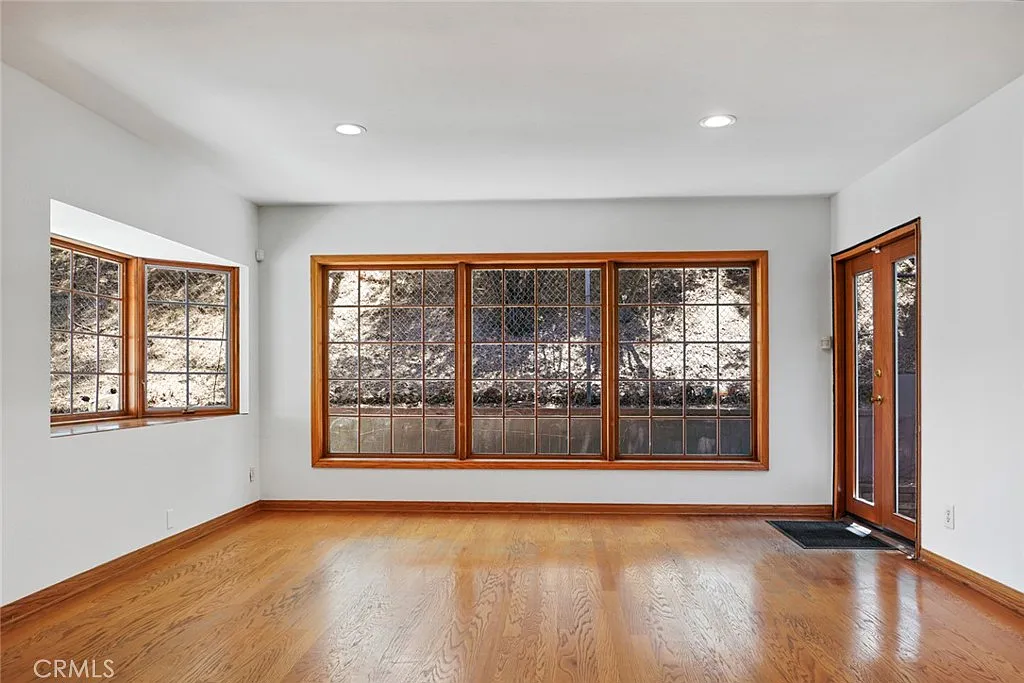3 bed, 3180 sqft, $10,000 — Photo 3
