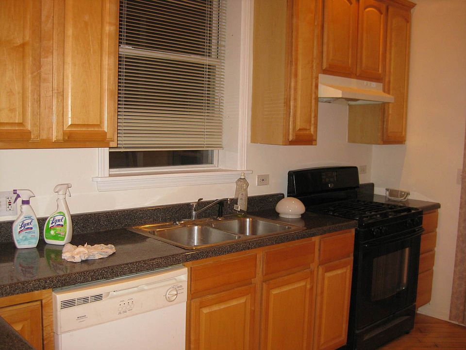 1st image of 4034 N St Louis Ave