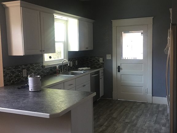 New cabinets & countertops