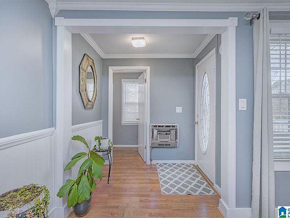 4th image of 144 Camelia Ave