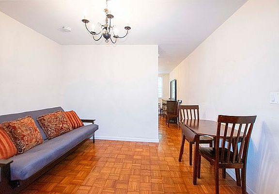 3rd image of 174 Carroll St APT 1A
