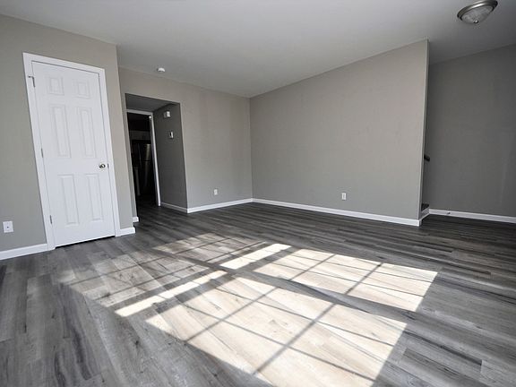 4th image of 5 Apache Dr