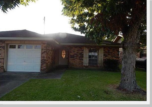 1st image of 2233 Yorktowne Dr