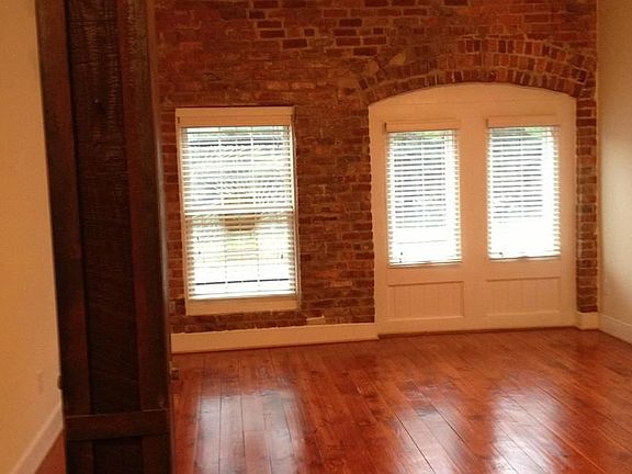2nd image of 316 E Bank St APT 106