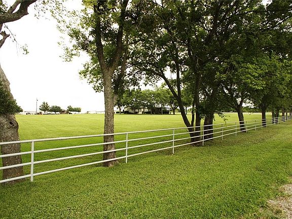 2nd image of 5771 County Road 323
