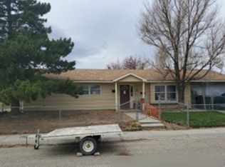 416 N Miles Ave, Hardin, MT 59034