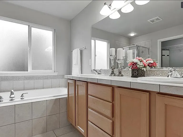 12507 NE 105th Pl — Photo 20