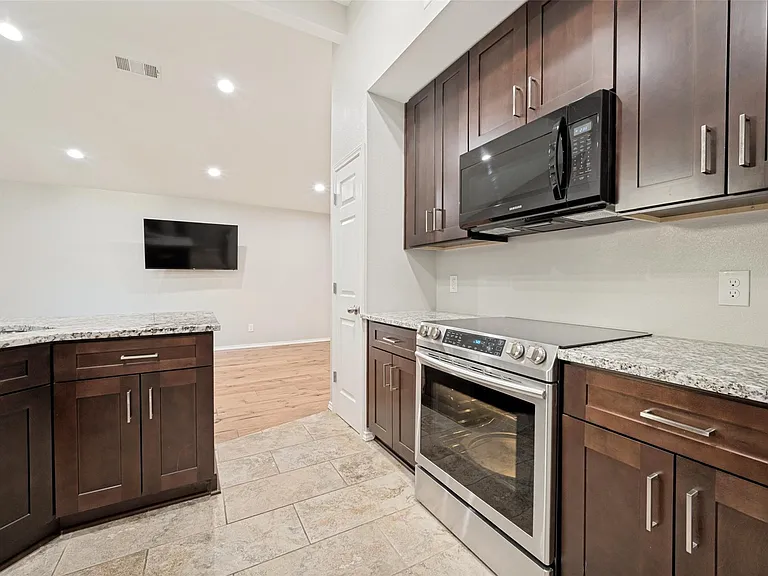 2759 Harbinger Ln — Photo 3