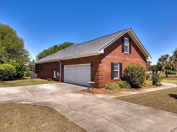 4th image of 25 Plantation Dr