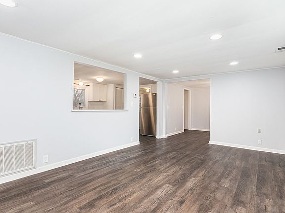 4th image of 3528 Ashland Ave
