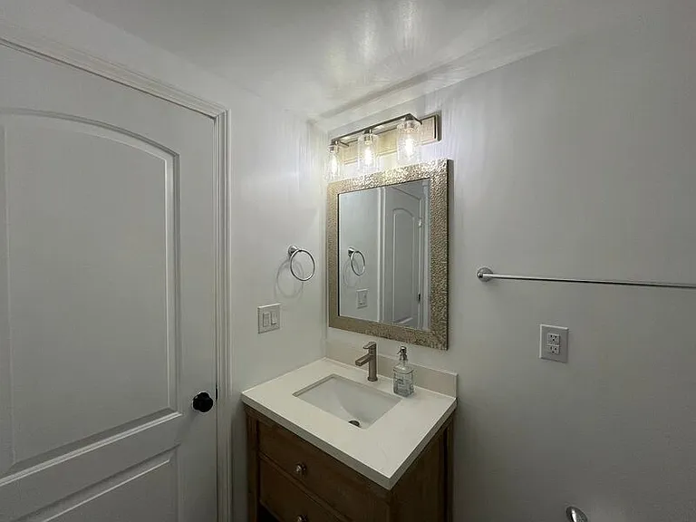 1116 E Geer St #B — Photo 17
