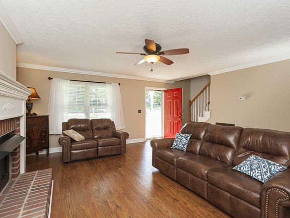 5th image of 618 Woodhaven Dr