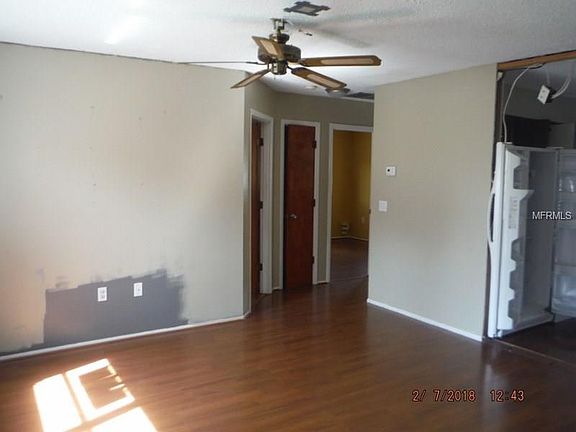 3rd image of 4020 Suburban Ln