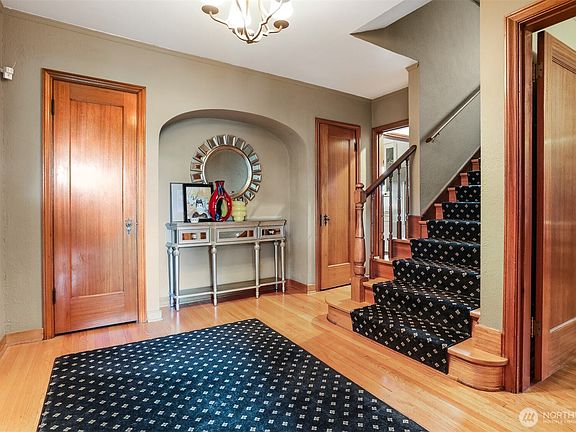 3rd image of 2301 Rosemont Place W