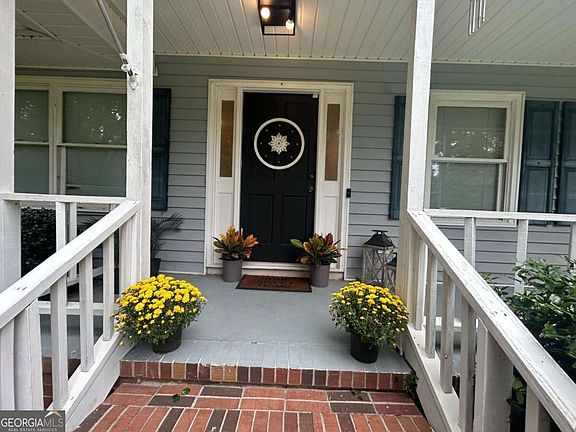 2nd image of 3012 Tomlinson Rd NE