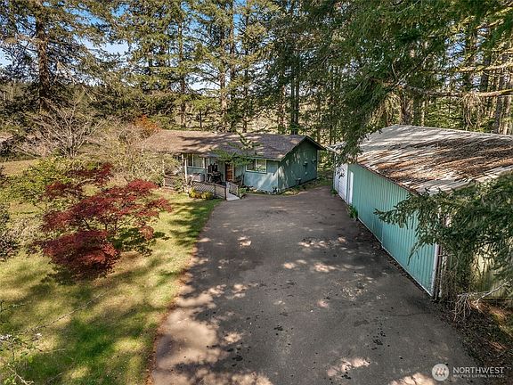 2nd image of 1487 SW Chipmunk Hill Lane