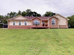 702 N Point Dr, Udall, KS 67146