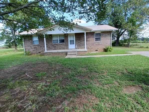 635 NE 5th St, Checotah, OK 74426