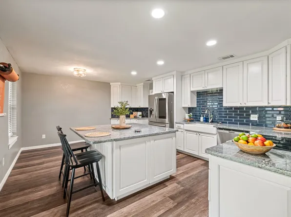 7417 Meadow Dale Dr, Watauga, TX 76148