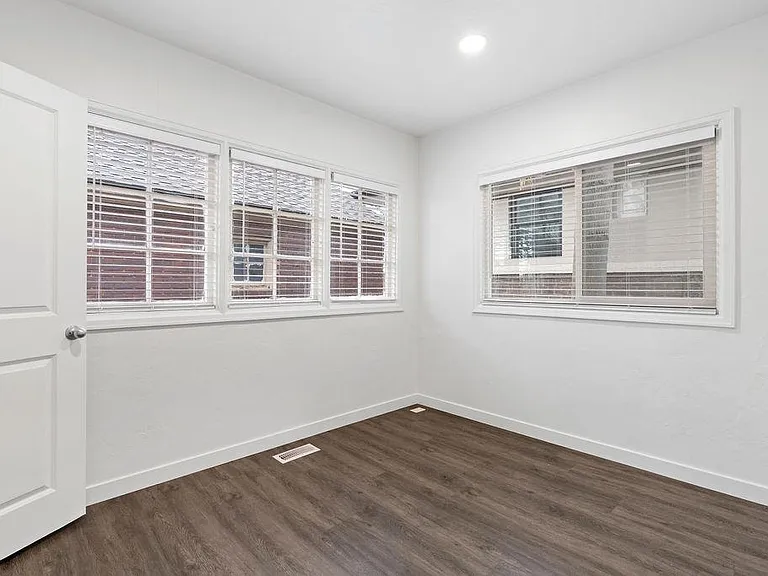 1479 E Roosevelt Ave — Photo 10