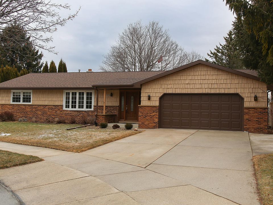 2nd image of 2216 Brookfield Ct