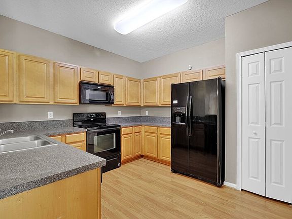 4th image of 6965 Ortega Woods Dr Unit 2